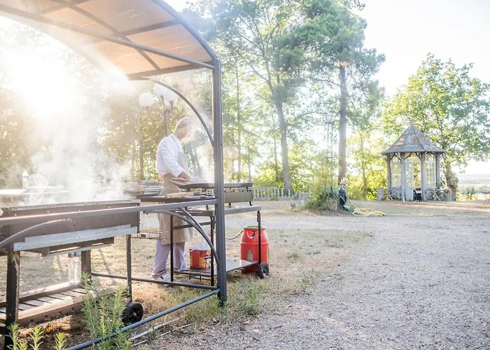 Le Moulin D'andé Bed & Breakfast