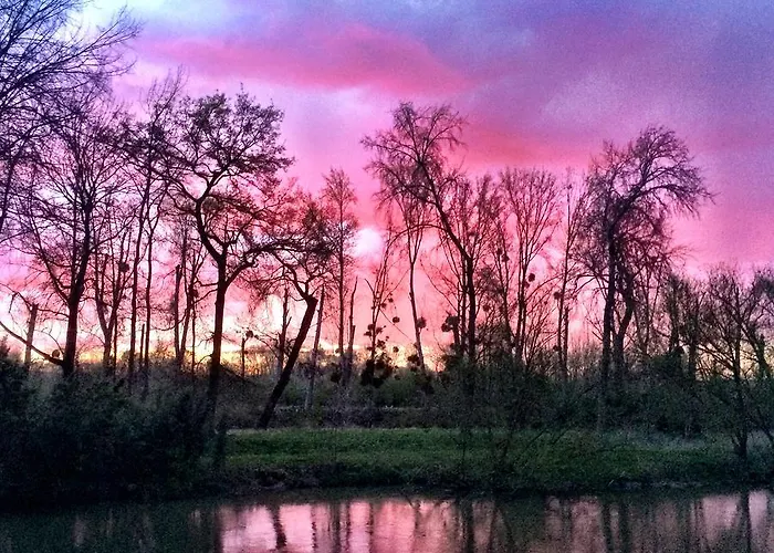 Le Moulin D'andé Bed & Breakfast 3*